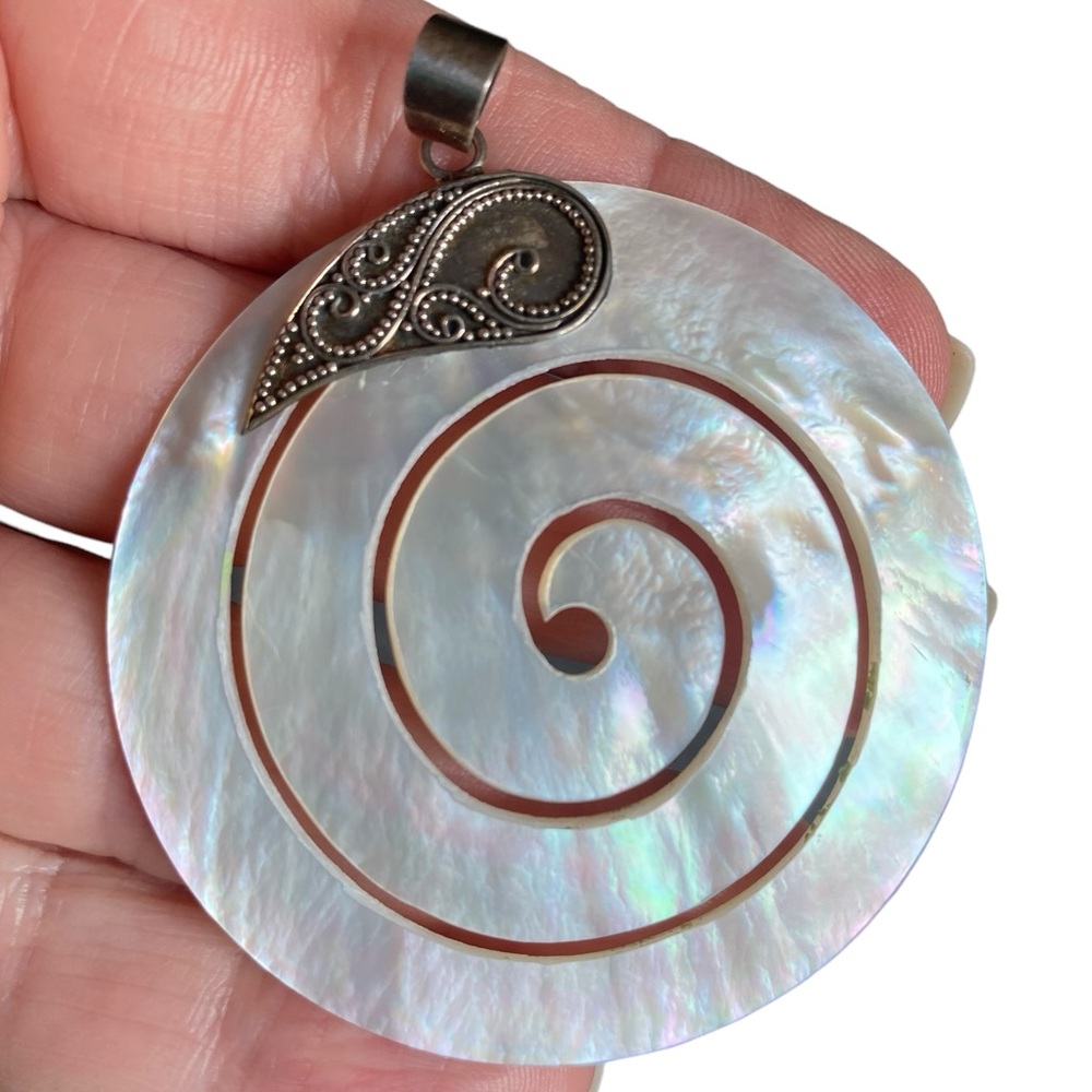 VINTAGE Sterling Silver Collar Mother of Pearl Round 925 Scrollwork Neck… - Picture 8 of 13